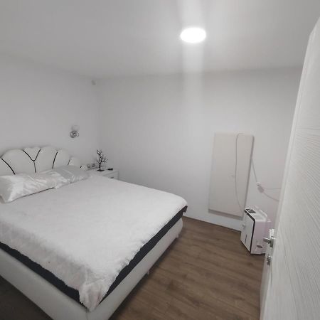 Bilja'S House Διαμέρισμα Ni Εξωτερικό φωτογραφία
