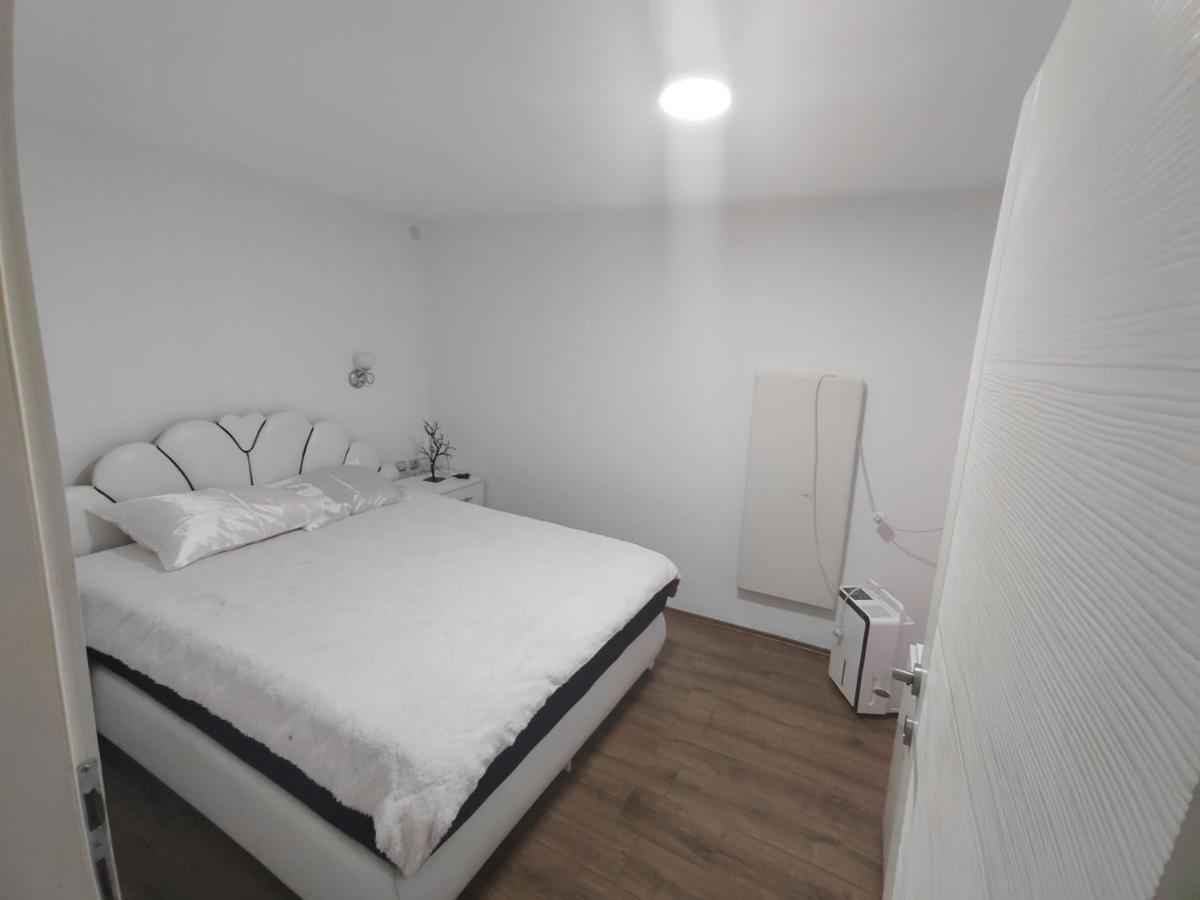 Bilja'S House Διαμέρισμα Ni Εξωτερικό φωτογραφία