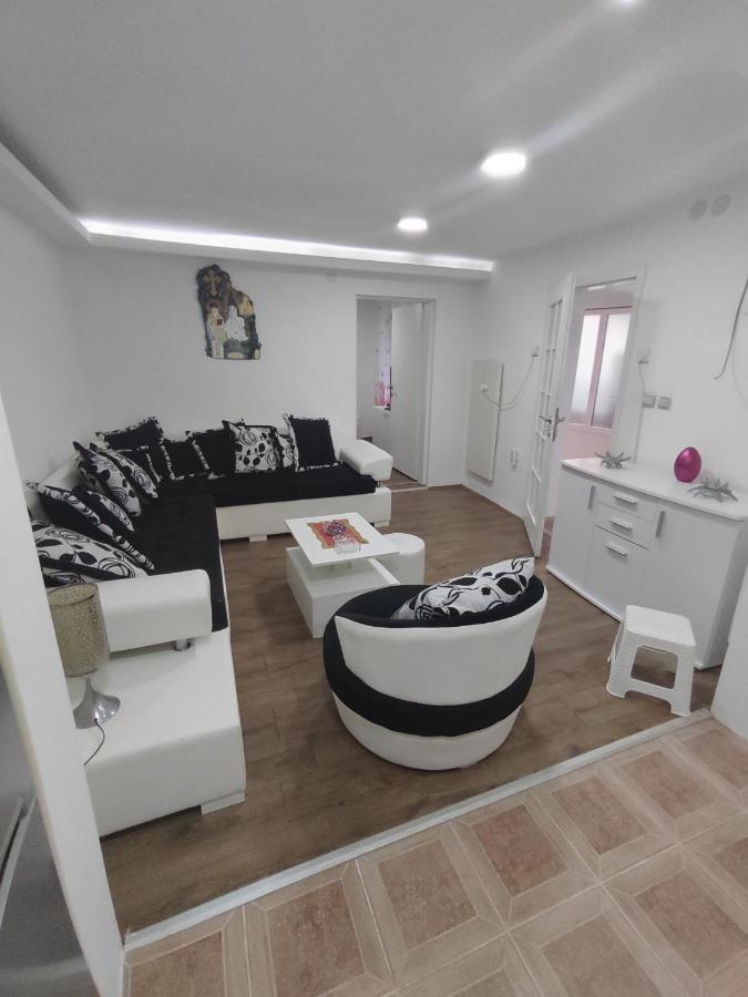 Bilja'S House Διαμέρισμα Ni Εξωτερικό φωτογραφία